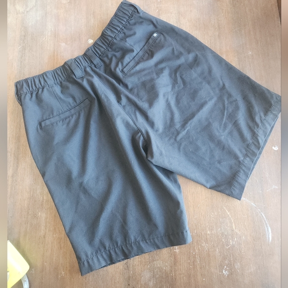 Banana Republic Men's Shorts size 34 - Picture 5 of 7